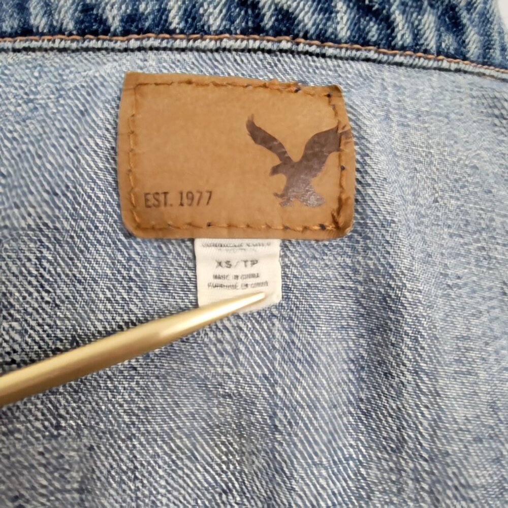 2010s American Eagle Outfitters Cropped Denim Vest Medium Wash - Picture 7 of 10